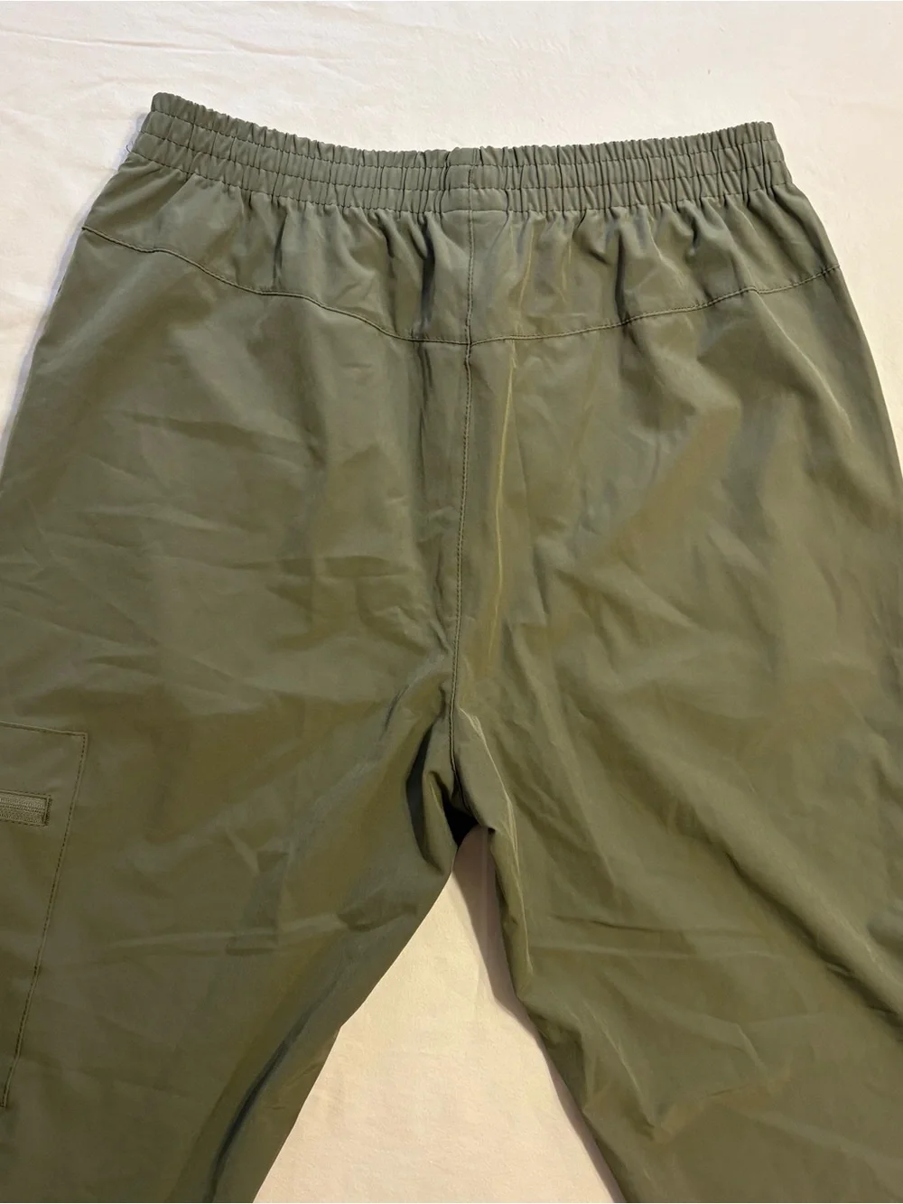 New Balance All Motion Cargo Joggers in a Light Olive Green Colorway size M